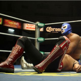 Diamante gana el mano a mano al Último Guerrero