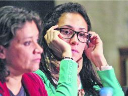 Claudia Sainte Luce (de lentes) se encuentra en el procesos de post producción de su filme, su centro de operaciones está en el DF. ESPECIAL /