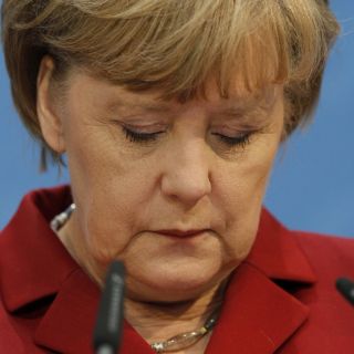 Merkel reconoce una derrota ''dolorosa'' en comicios regionales de Alemania