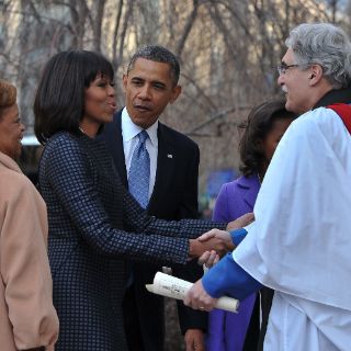 Obama asiste a servicio religioso