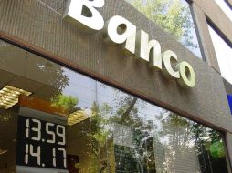 Tasas de cambio en bancos de algunas ciudades fronterizas y centros turísticos del país. ARCHIVO /