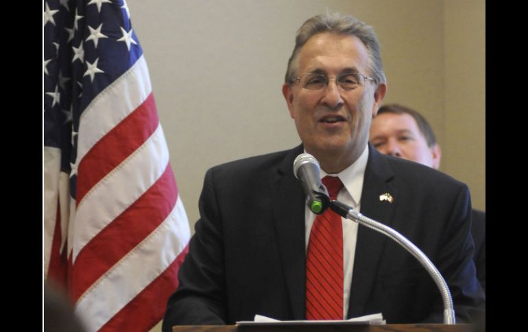 Wayne destaca que la seguridad y el bienestar de su país están vinculados inevitablemente con México. ARCHIVO /