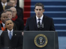 Richard Blanco, el primer latino en recitar un poema en honor del presidente durante su investidura. EFE /