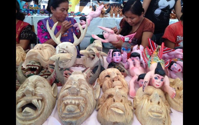 San Pedro Tlaquepaque y Tonalá han estado bajo el asedio de imitaciones de resina de origen asiático. ARCHIVO /