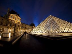 El Louvre aprovechará además para restaurar la monumental escalera que corona actualmente la célebre estatua griega. ARCHIVO /