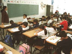 Destacan  la falta de mobiliario que padecen los alumnos ARCHIVO /