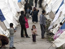 La ONU estima en un millón el número de refugiados que cruzarán las fronteras de Siria para mediados de 2013. ARCHIVO /