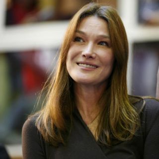 Carla Bruni ficha por la multinacional Universal Music