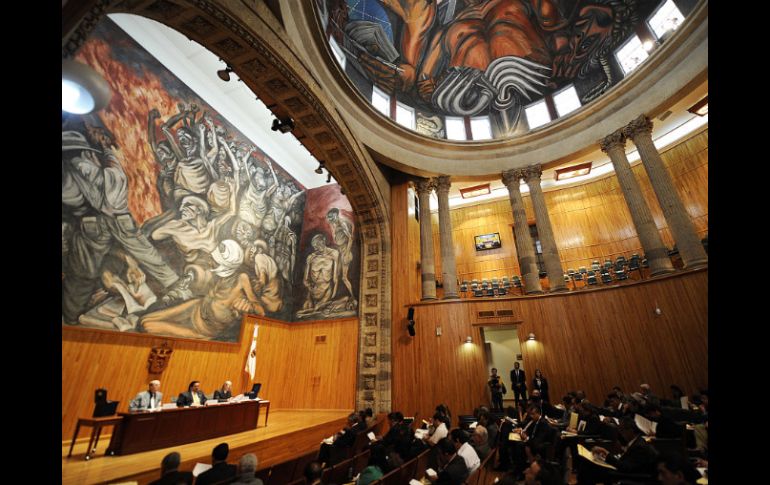 El edificio dejará de albergar al personal administrativo de la UdeG. ARCHIVO /