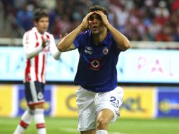 Nicolás Bertolo no podía creer que fue expulsado el pasado domingo ante las Chivas. MEXSPORT /