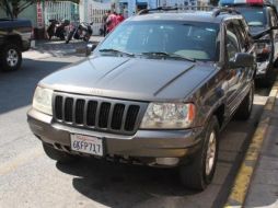 Sorprendieron al ahora detenido a bordo de un vehículo Jeep, tipo Cherokee, modelo 99.  /