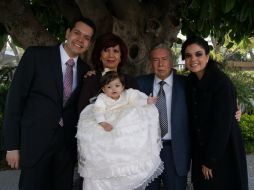 Raúl Sánchez Ruiz, Alicia Ruiz de Sánchez, Raúl Sánchez Camorlinga y Ana Cristina Velasco.  /