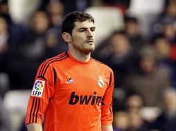 Casillas afirma que Mourinho tiene todo su respeto. EFE /