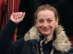 La ciudadana francesa Florence Cassez, reacciona a su llegada al Aeropuerto Roissy-Charles de Gaulle, en la ciudad de París. XINHUA /