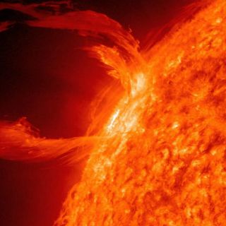 Erupción solar puede causar una tormenta geomagnética en la Tierra
