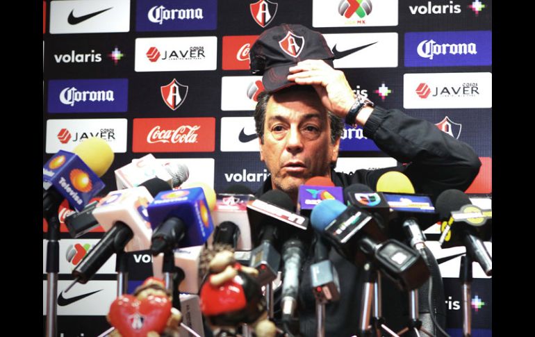 Tomás Boy sabe que malos arbitrajes en el Clausura 2013 serían cruciales en al carrera por no descender.  /