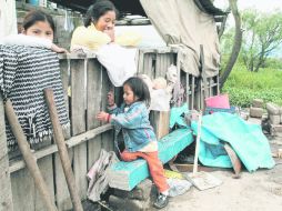 El Coneval revela que una de las causas por las que no se alcanzan los resultados esperados es por la dispersión de los programas.  /