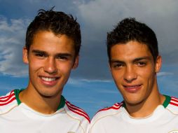 Diego Reyes y Raúl Jiménez entran a la lista de convocados para enfrentar a Dinamarca. MEXSPORT /