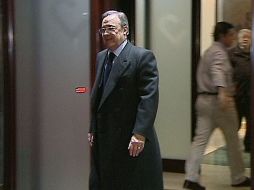 Florentino Pérez, presidente del Real Madrid, a la salida del hospital donde Iker Casillas fue operado de una fractura. EFE /