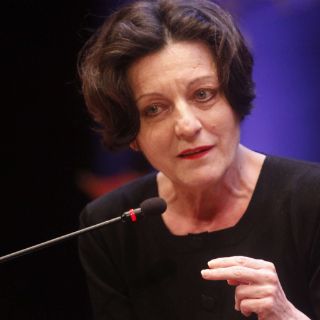 Herta Müller quería ser peluquera y no escritora