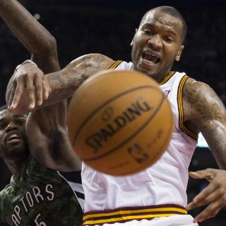 Cleveland y Portland triunfan de último segundo