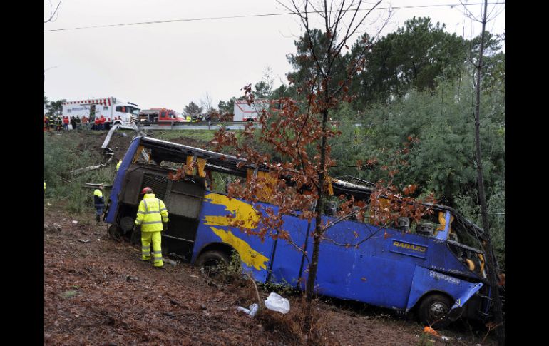 El vehículo accidentado de matrícula española transportaba turistas, todos de Portugal.. AP /