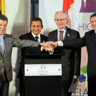 La Unión Europea respalda a Santos