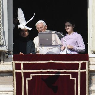 El Papa pide superar odio y racismo en recuerdo del Holocausto