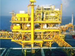 Irán es muy cuidadoso con los países que compran su crudo. ARCHIVO /