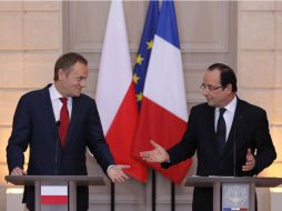 Hollande (d) y el primer ministro polaco (i) durante su reunión en el Elíseo. REUTERS /
