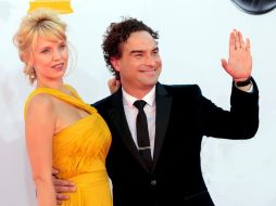 Johnny Galecki y Kelli Garner. Una larga trayectoria y la serie ''The Big Bang Theory'' sigue fresca y renovándose. REUTERS /