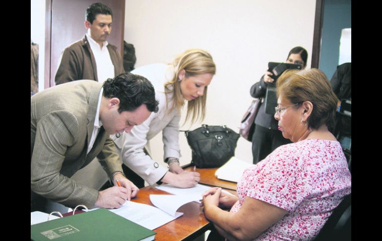 Dos de los diputados de movimiento ciudadano firman la denuncia. Exigen que se castigue tanto un desfalco financiero como un fraude. EL INFORMADOR /