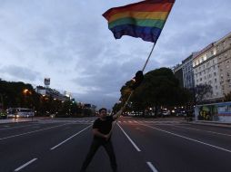 El estudio destaca el papel positivo de la autoaceptación y de la comunicación sobre la salud y el bienestar de las minorías sexuales. ARCHIVO /