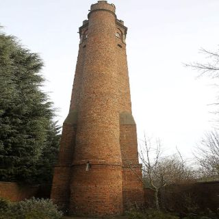 Fanático compra una misteriosa torre que inspiró a Tolkien
