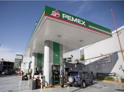 La empresa petrolera colocó además casi 148 mil barriles diarios de petrolíferos como combustóleo, gasolinas, diesel y otros. ARCHIVO /