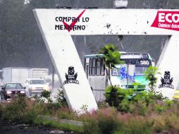 Obra a medias. Lo que sería un retorno elevado sólo quedó en unas estructuras de concreto sin uso sobre Periférico. EL INFORMADOR /