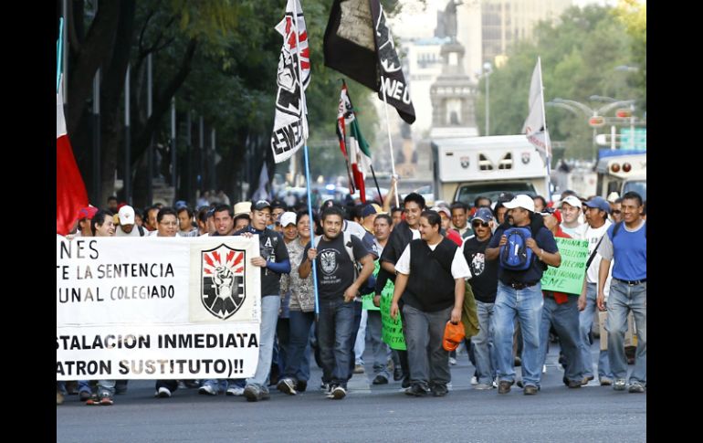 El líder del sindicato anunció que al igual que ayer, realizarán una marcha hacia el Zócalo capitalino. ARCHIVO /