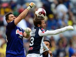 Con los Tuzos tiene poca participación y es por ello que opta por regresar a Europa. ESPECIAL /