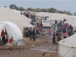 Piden que embajadas sirias ofrezcan pasaportes nuevos a aquellos refugiados y exiliados que hayan huido del país. REUTERS /