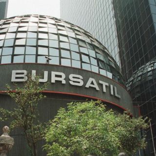 La BMV registra su caída en 12 semanas