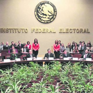 Dictamen del IFE sobre gastos de campaña incomoda al PRD y al PAN