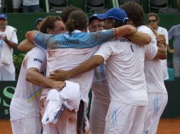 El equipo argentino celebra al superar a Alemania. EFE /