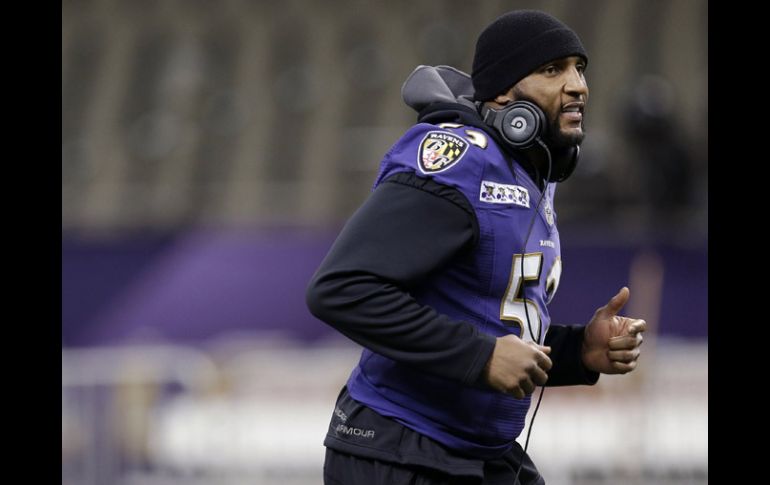 Ray Lewis se dispone a disputar el último partido oficial de su carrera en la NFL, en el Super Bowl XLVII. AP /