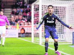 Fue uno de los peores juegos de Cristiano en los últimos tiempos, pues además de no concretar, hizo el autogol para el Granada. EFE /