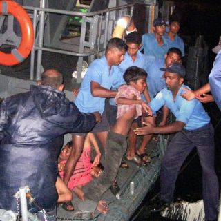 Marina de Sri Lanka rescata a 138 personas varadas en alta mar