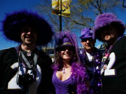 En la imagen, fanáticos de Cuervos se visten en apoyo a su equipo. AFP /