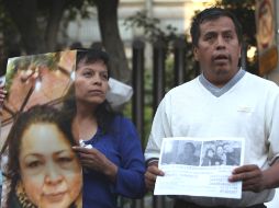 Rescatistas creen que los desaparecidos quedaron atrapados entre los casquetes de la zona más afectada. EFE /