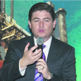 Rodrigo Medina vacaciona en medio de críticas