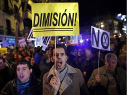 Las acusaciones de corrupción han desatado protestas contra el gobernante Partido Popular. AP /