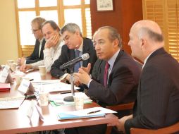 Felipe Calderón dio a conocer su participación en un evento sobre el Foro de Davos, organizado por la Kennedy School de Harvard. ESPECIAL /